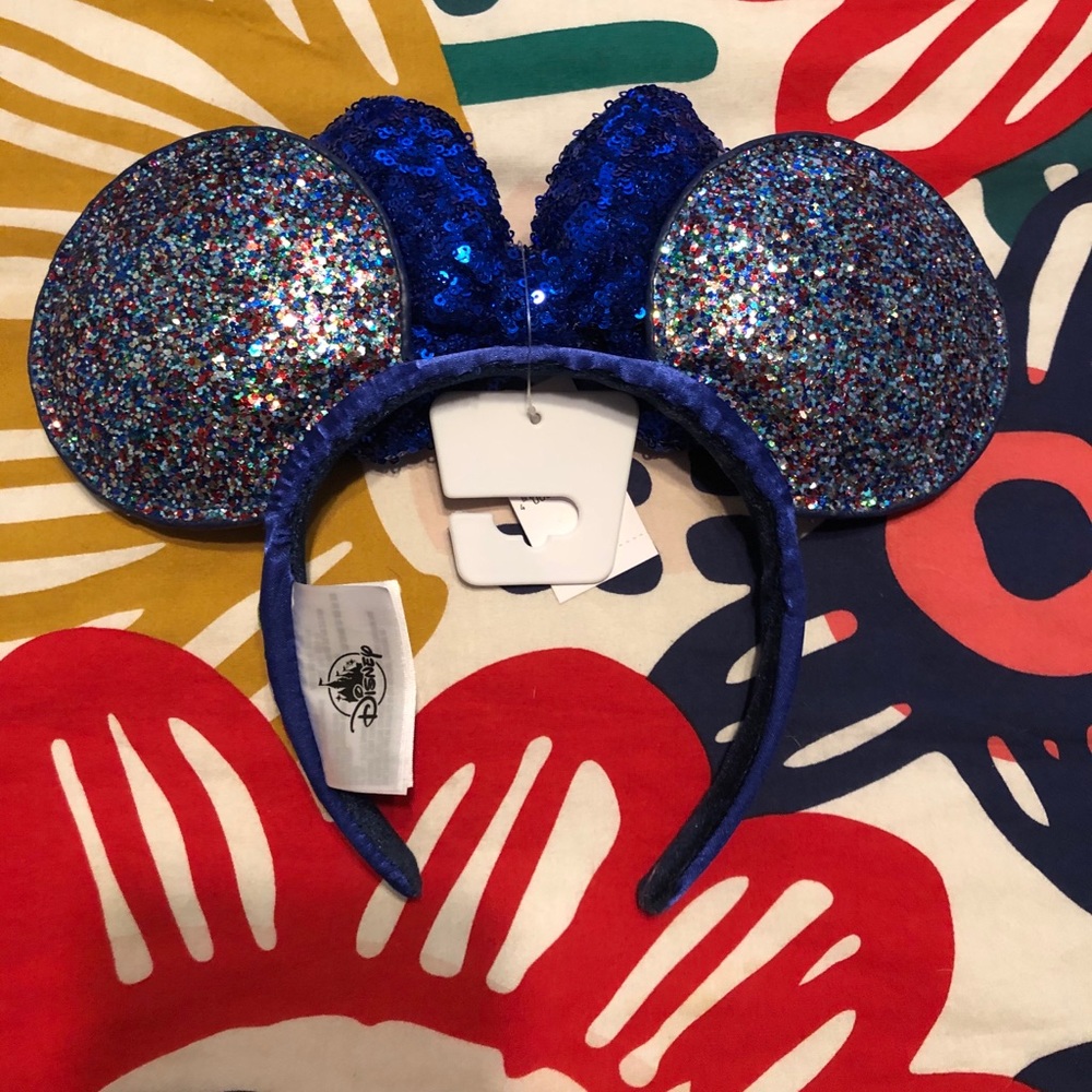 2020 Disney World Minnie ears - Picture 2 of 4